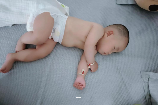 深圳合法供卵试管中心五个月宝宝呕吐